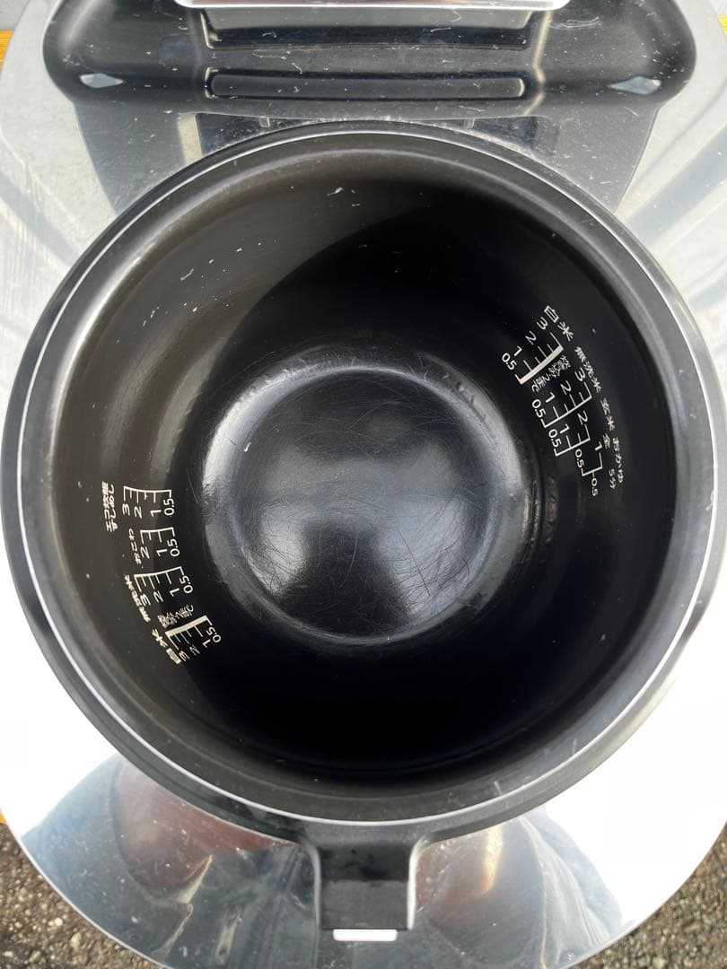 シャープ炊飯器KS-HF05B 2023年製　中古品