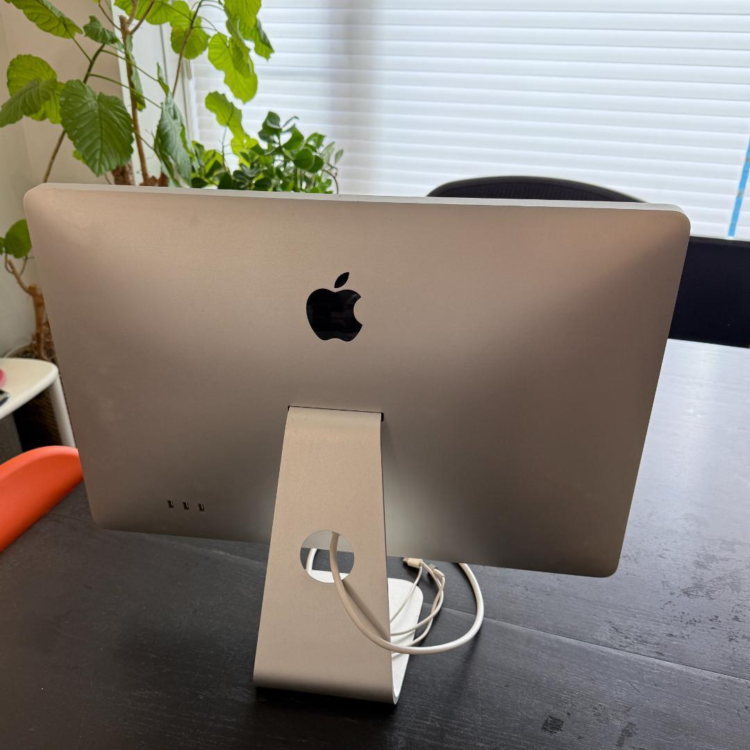 Apple LED Cinema Display 24インチ