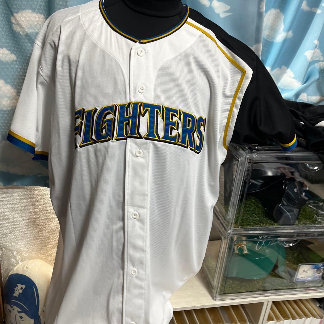 日本ハムファイターズ　伊藤大海　サイン入り ユニフォーム FIGHTERS