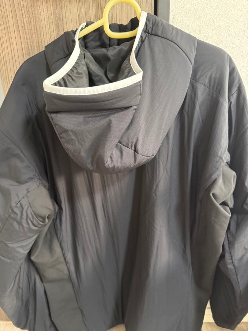 最終値下げLサイズ、アークテリクス アトム LT フーディ旧型