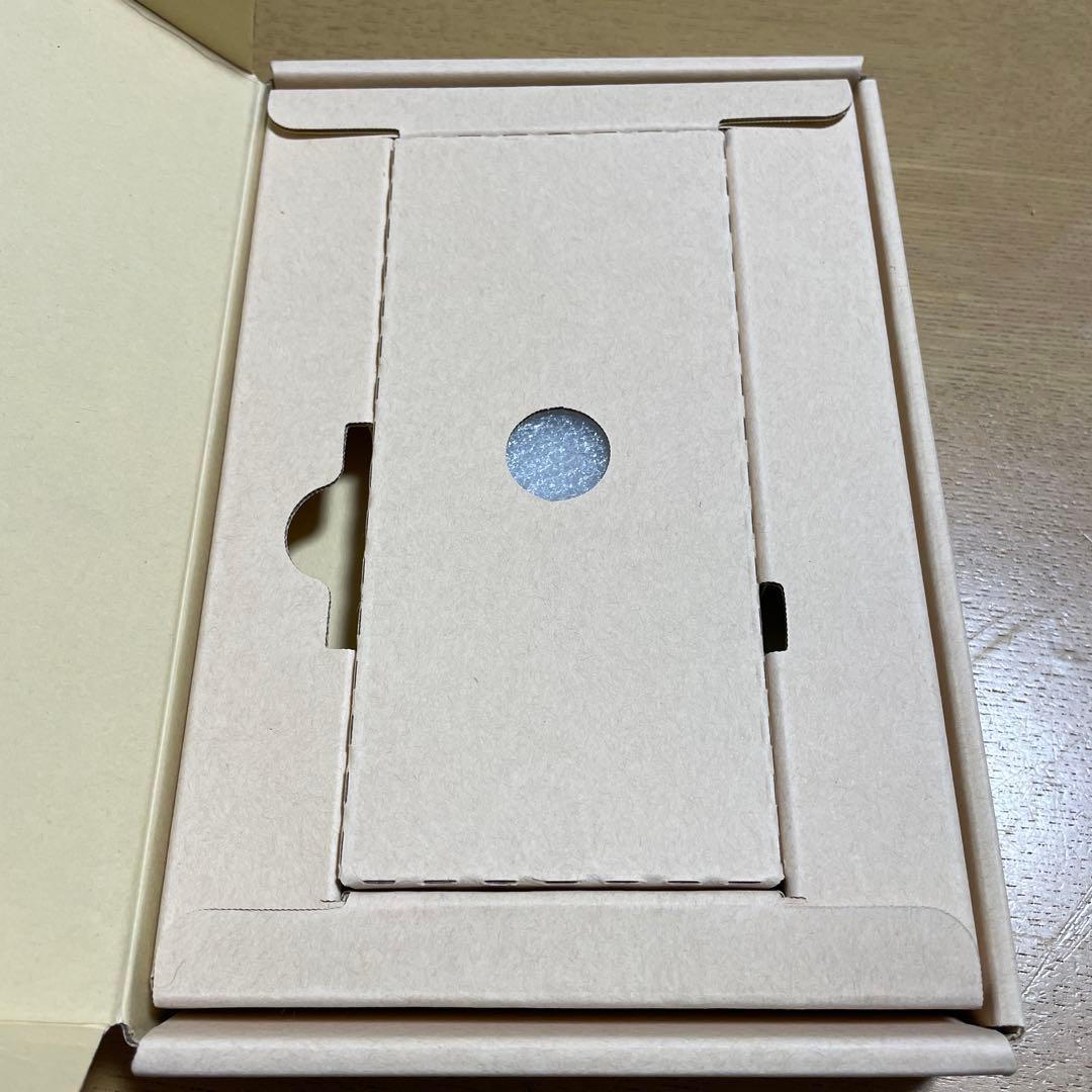 新品未使用♪らくらくスマートフォン Lite ゴールド 本体