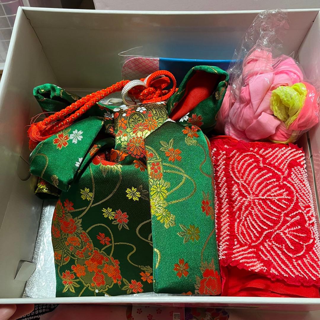 七五三　7歳着物セット　四つ身　祝い着　鈴蘭　絞り柄　赤ピンク黒＋緑