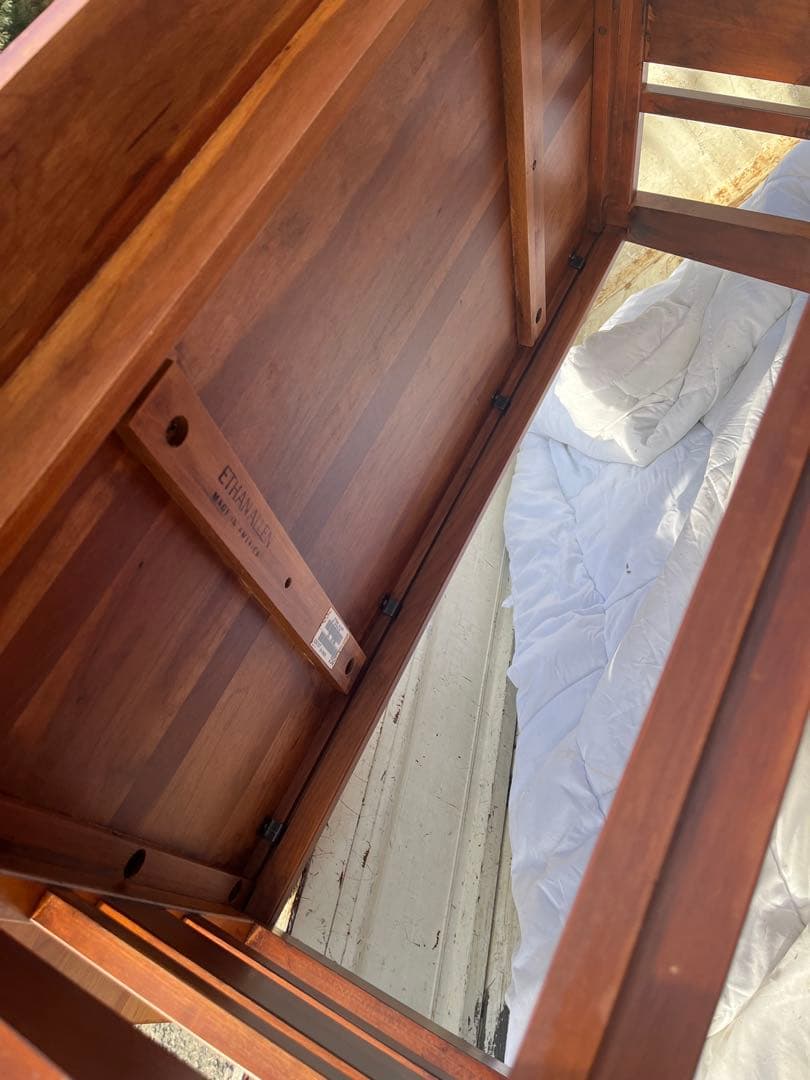 イーセンアーレン　テーブル　センターテーブル　リビングテーブル