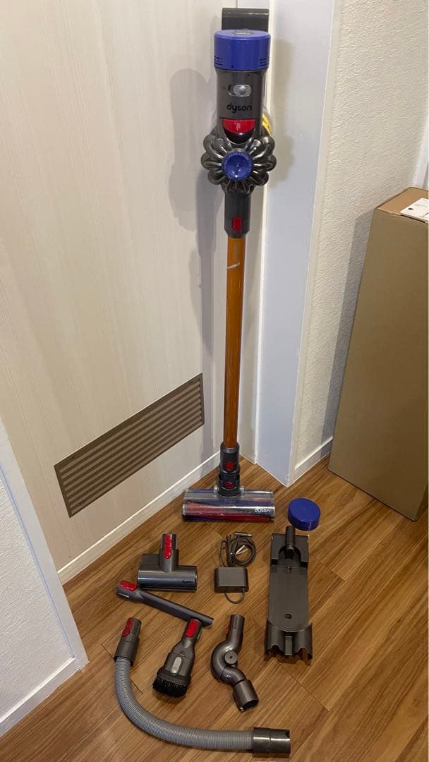 Dyson スティッククリーナー本体 各種アタッチメント付き