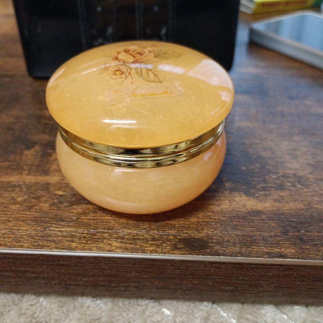 アラバスターバラ模様のオレンジ色アクセサリーケース