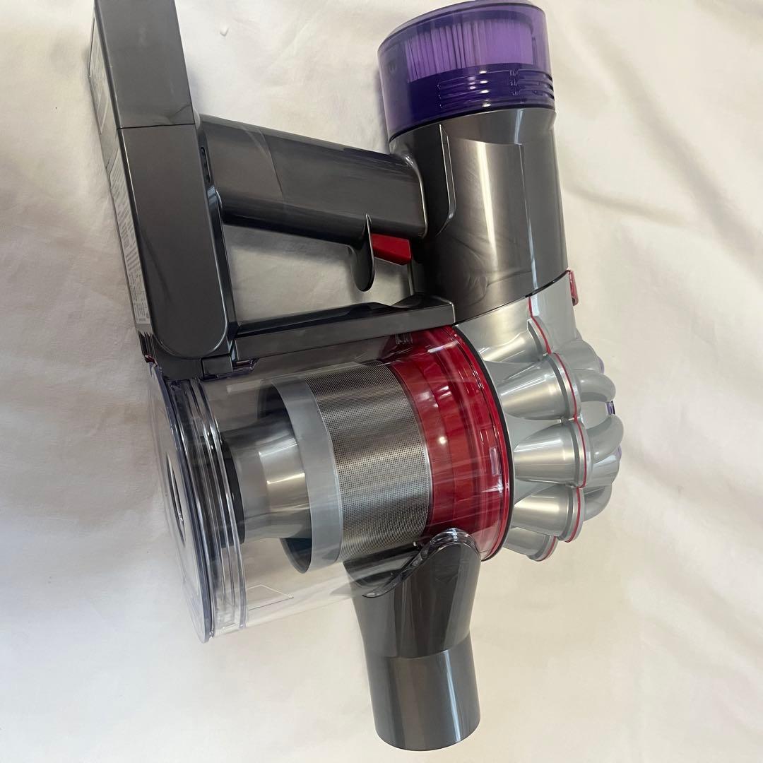 未使用品　dyson V8 Focus Clean HH15 ハンディクリーナー