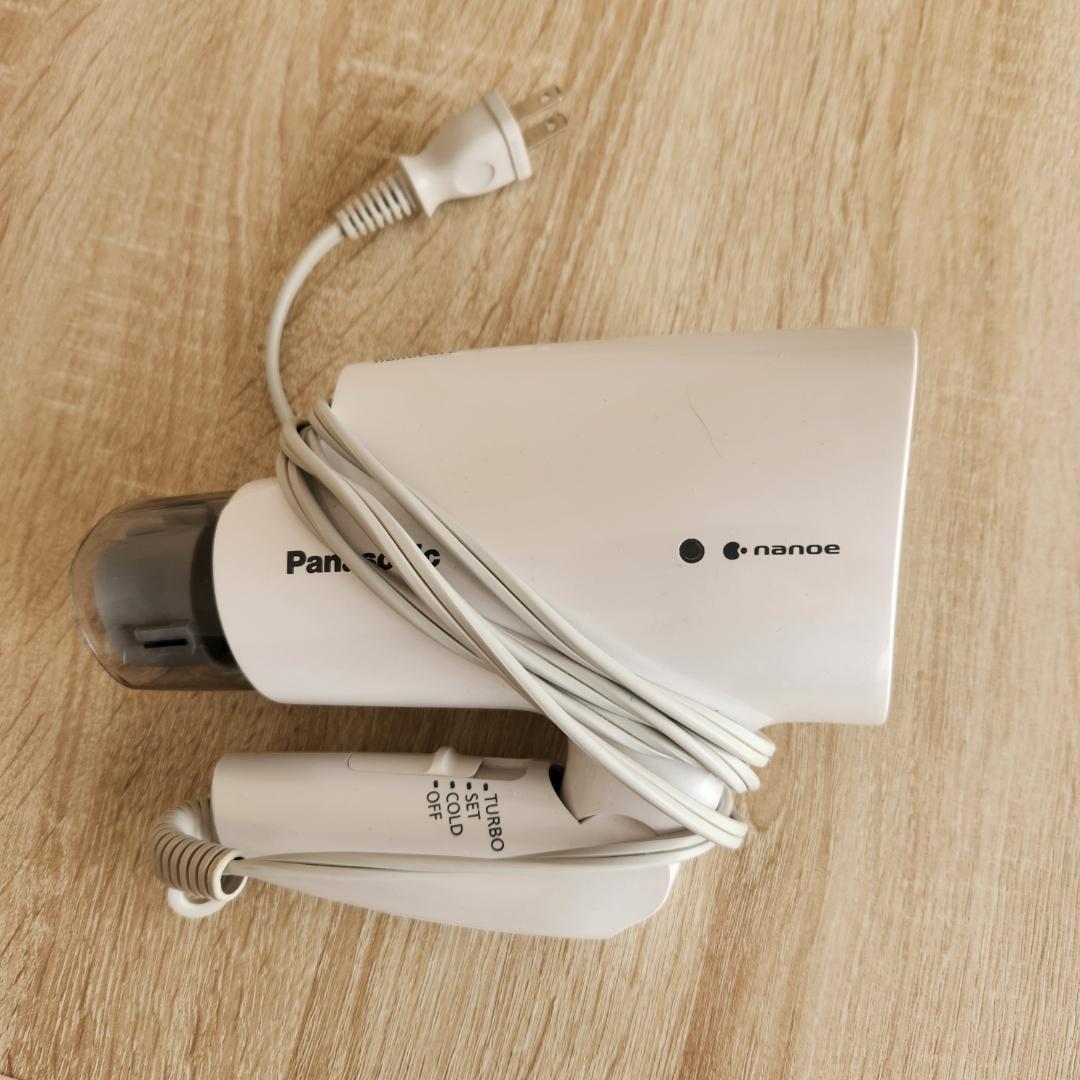 半額！パナソニック ヘヤードライヤーナノケア ホワイト