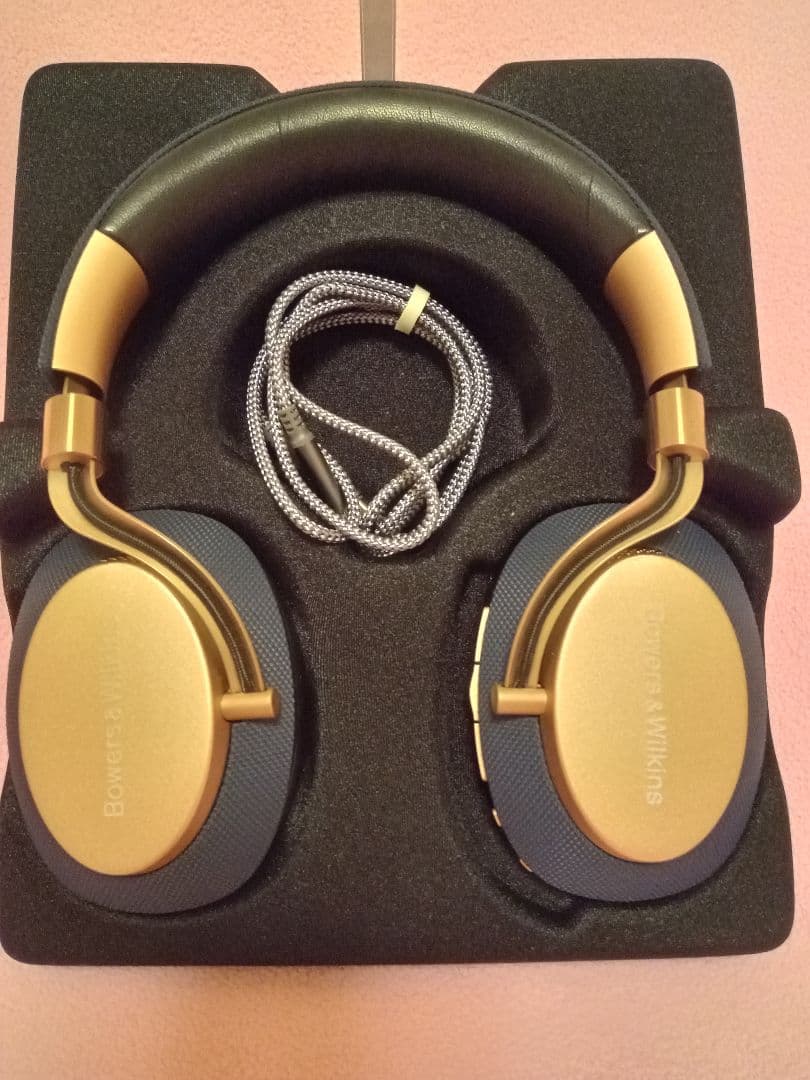 極美品 ワイヤレスヘッドホン Bowers and Wilkins PX/G