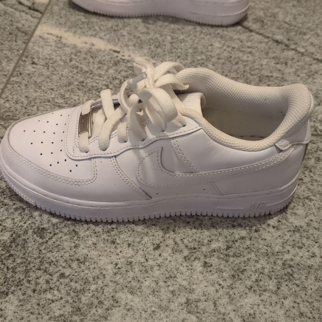 Nike Air Force 1LE ホワイト23.5cm