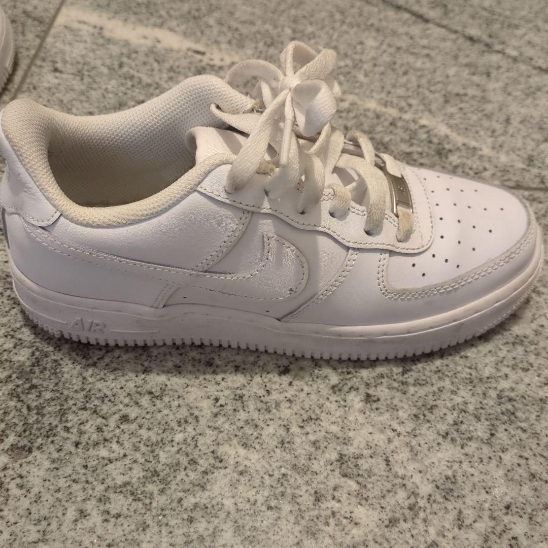 Nike Air Force 1LE ホワイト23.5cm