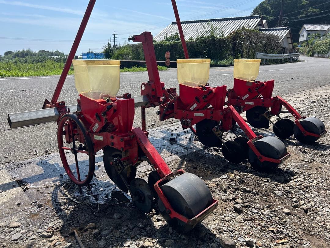 宮崎　向井工業 ごんべえ　トラクター　種まき機　ベルト繰上式　3条 TS-570