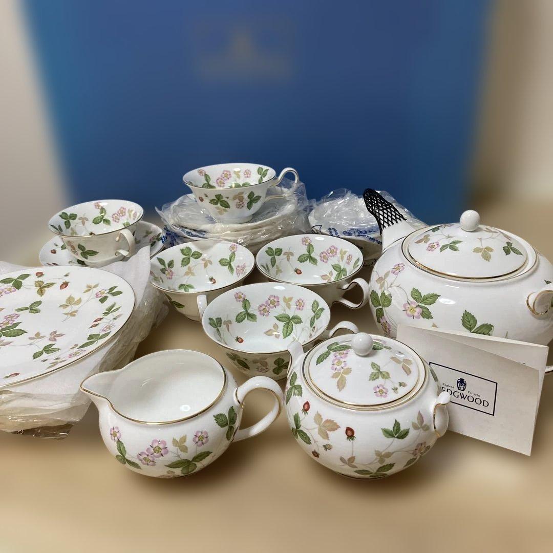 ヌ*オ様 〈ヴィンテージ〉ウェッジウッド　ワイルドストロベリー　カップ＆ソーサー