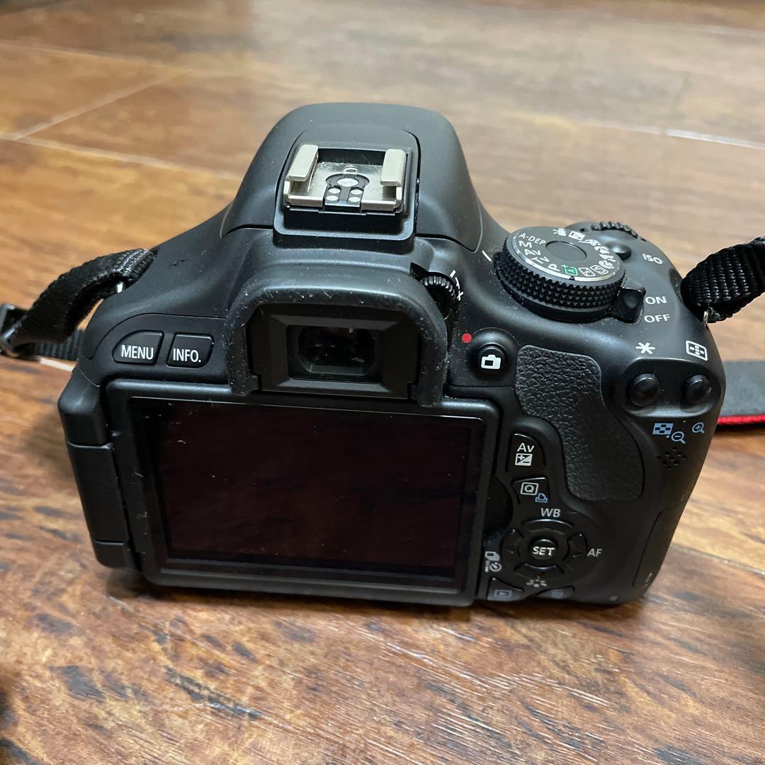 Canon EOS Kiss X5 デジタル一眼レフ& finepix F200