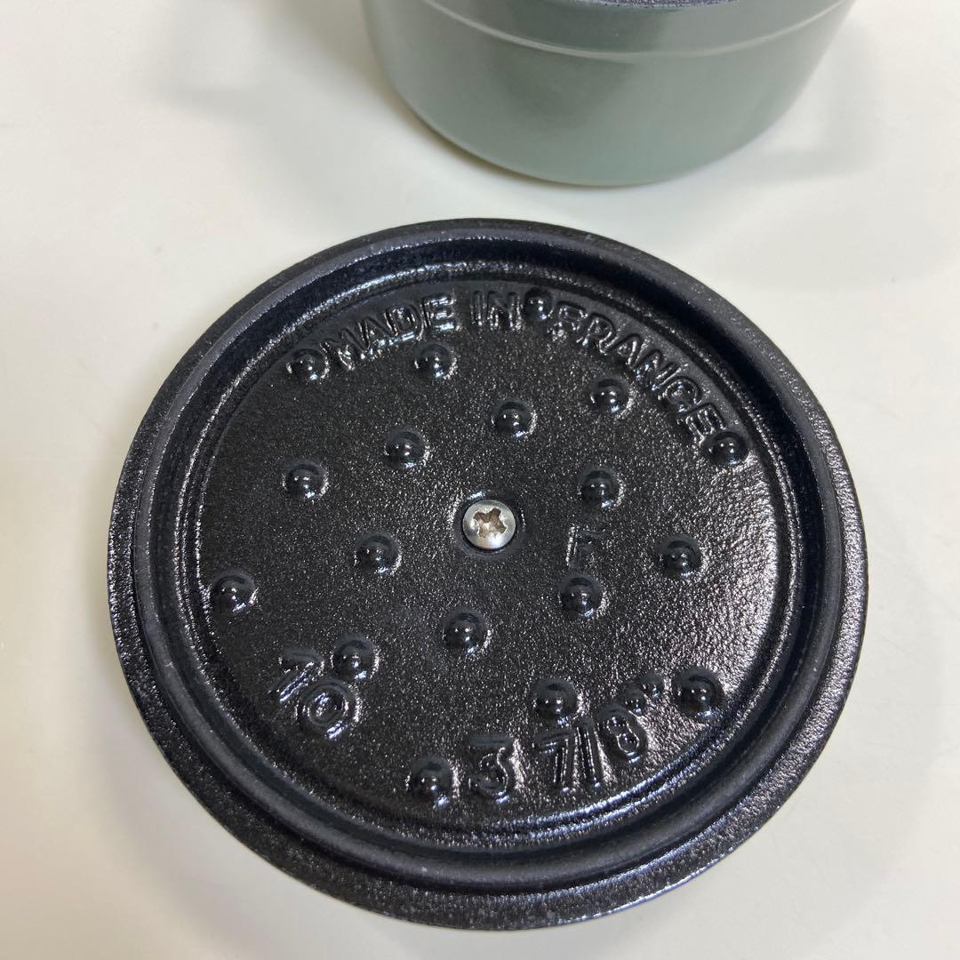 【美品】ストウブ　ピコ　ココット　ラウンド10cm 両手鍋　ホーロー鍋