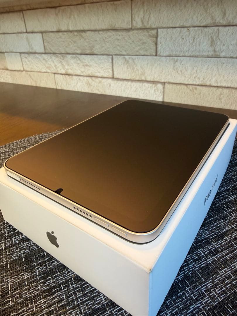 【美品】iPad mini（A17Pro）128GBWi-Fi スターライト本体