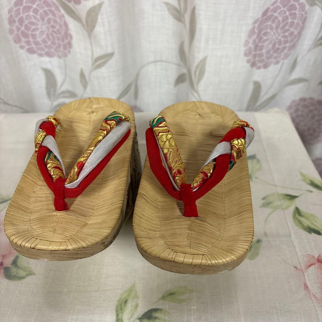 七五三用 鶴模様 木製下駄 赤金鼻緒 こっぽり　七五三