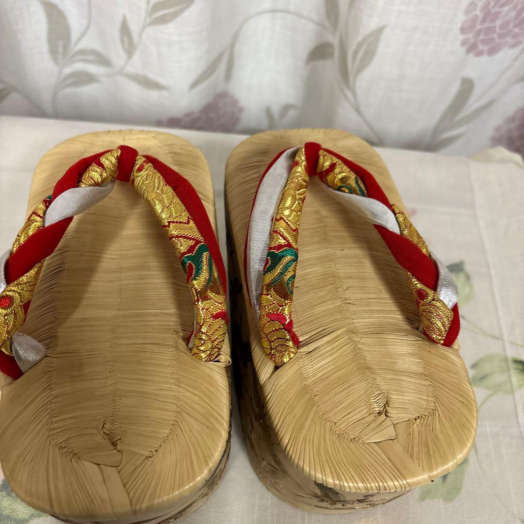 七五三用 鶴模様 木製下駄 赤金鼻緒 こっぽり　七五三