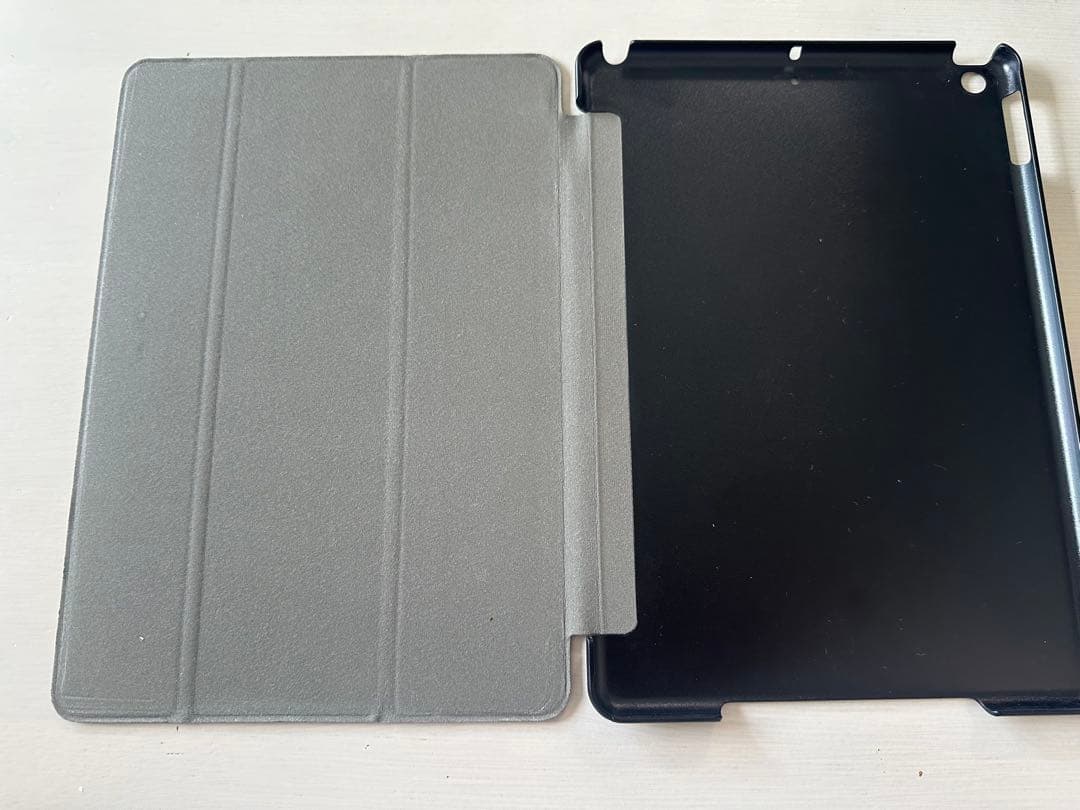 【未使用】Apple iPad シルバー 本体　第7世代　32GB