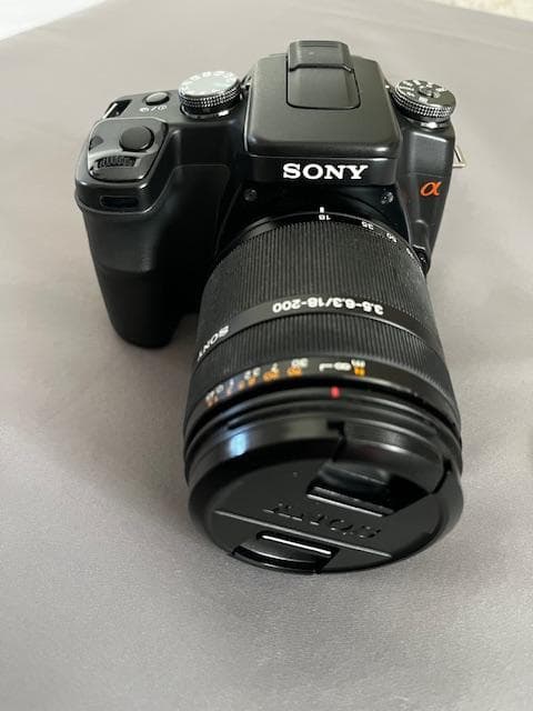【良品】SONY α デジタル一眼レフカメラ 18-200mmレンズ付き