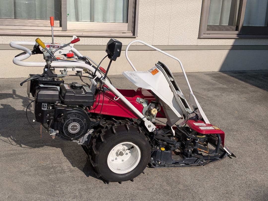 リリー　ヤンマー稲刈り機　Be214　中古品　引き取り限定