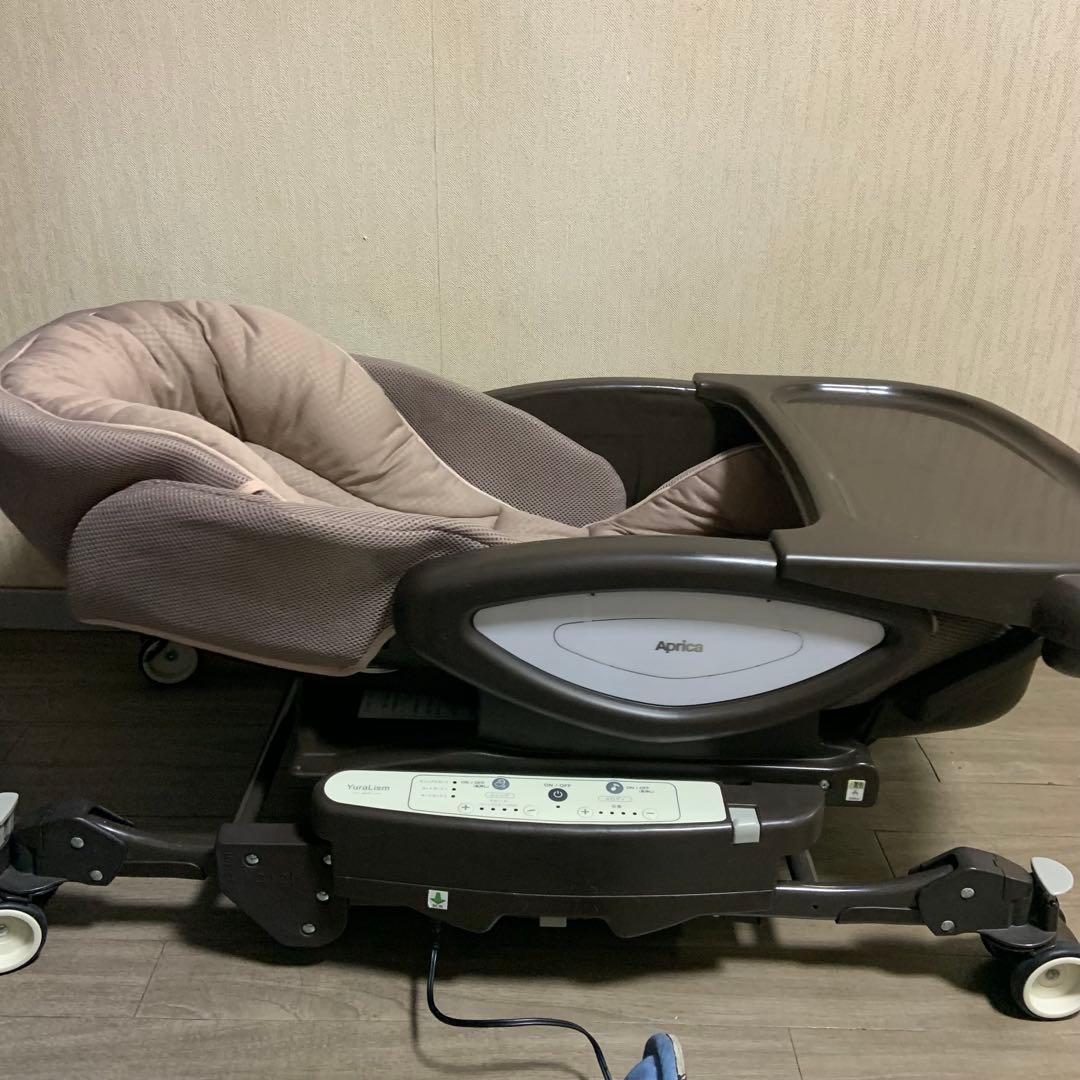 Aprica ユラリズムオートベビーラック・チェア ブラウン