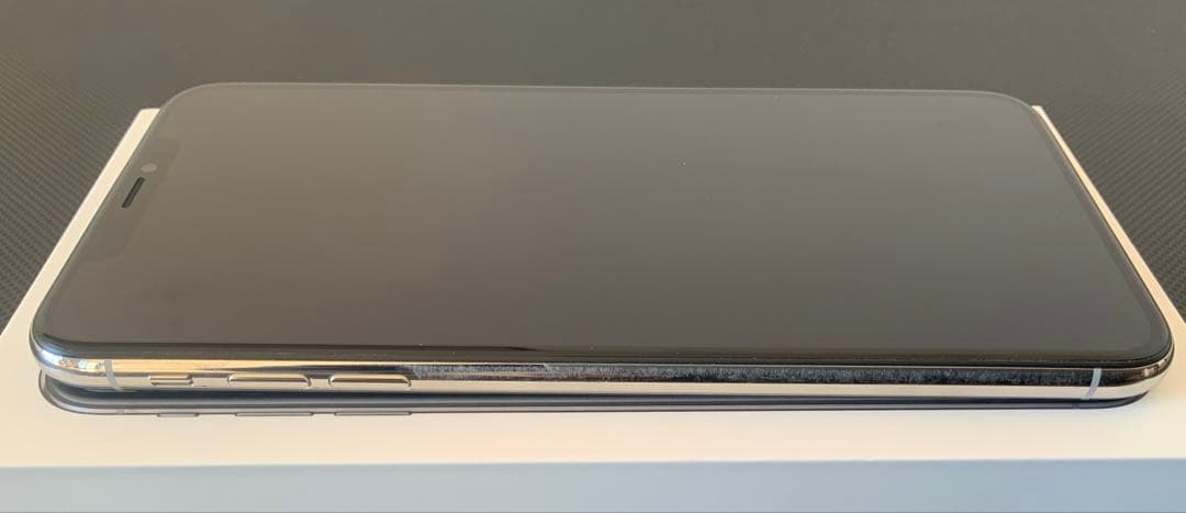 iPhoneXS max 256GB シルバー