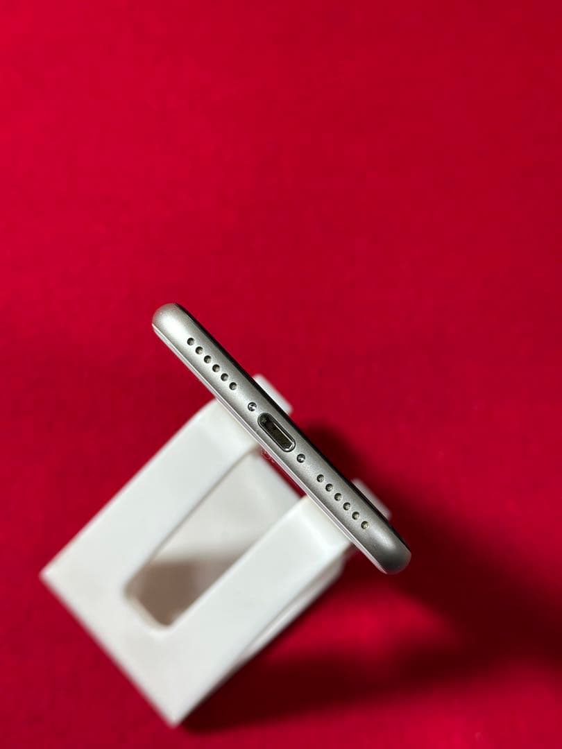 【0196】iPhone SE3第3世代スターライト 128GB simフリー