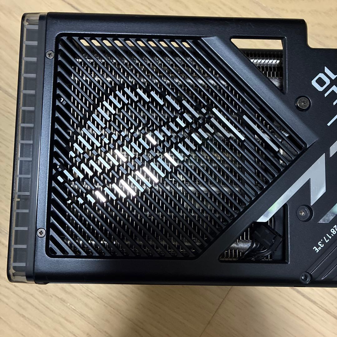 ASUS RTX 4090 ヒートシンク　3連　ファン　バックプレート　LED