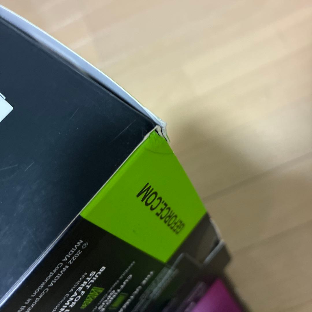 ASUS RTX 4090 ヒートシンク　3連　ファン　バックプレート　LED