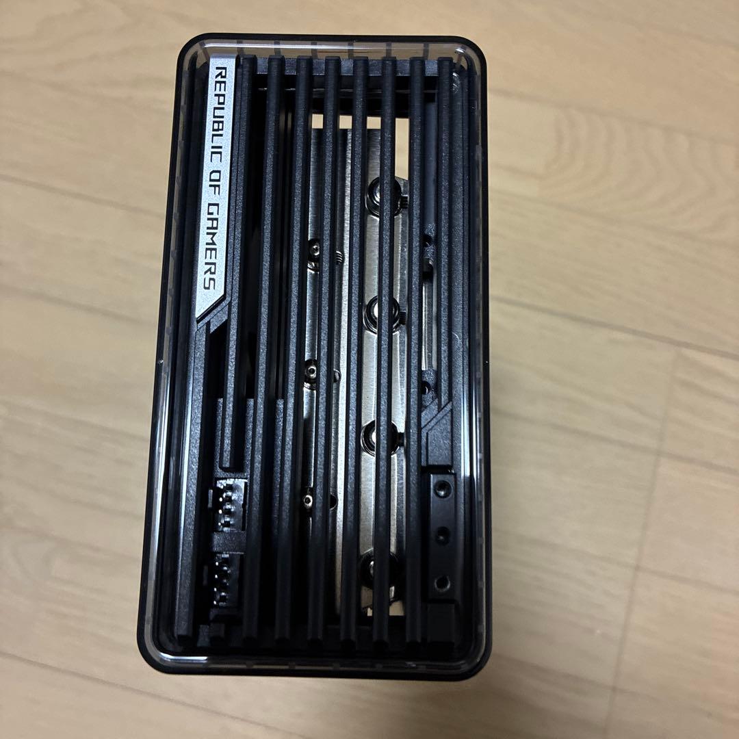 ASUS RTX 4090 ヒートシンク　3連　ファン　バックプレート　LED