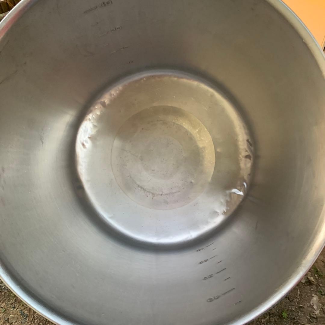 寸胴鍋【ステンレス製】 蓋付き 42cm外側　内側　計量目盛付き　取っ手付き