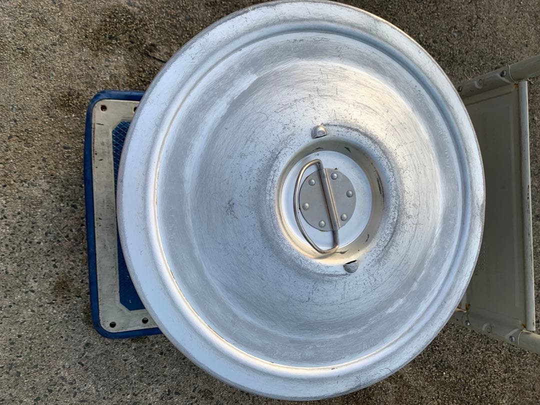 寸胴鍋【ステンレス製】 蓋付き 42cm外側　内側　計量目盛付き　取っ手付き