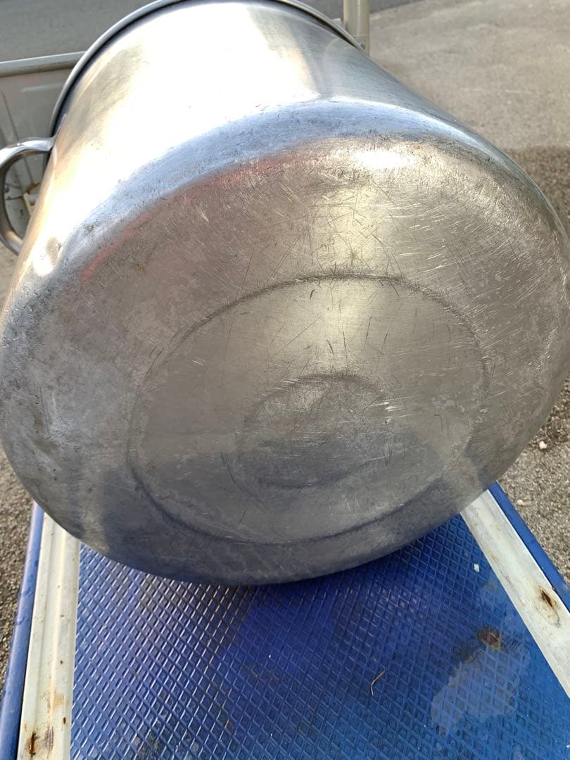 寸胴鍋【ステンレス製】 蓋付き 42cm外側　内側　計量目盛付き　取っ手付き