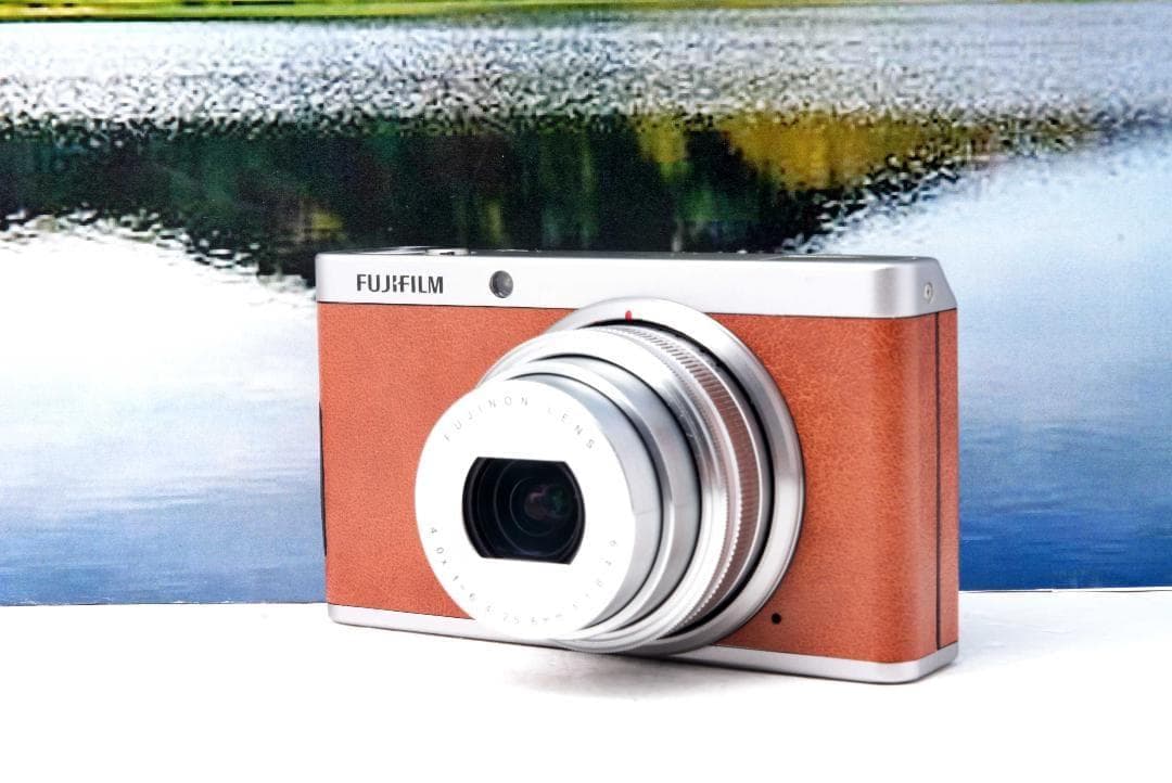 FUJIFILM XF1 高級コンデジ バッテリー　充電器