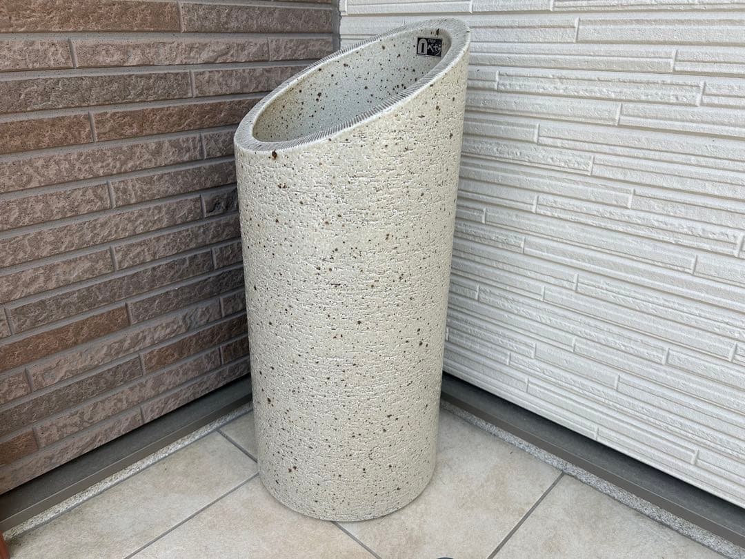 岩尾磁器 IWAO VESSELA イワオベセラ イワオジキ 有田焼き 傘立て