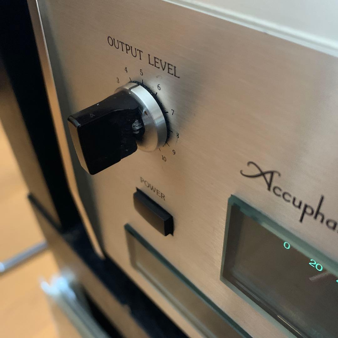 Accuphase T-104FMチューナー