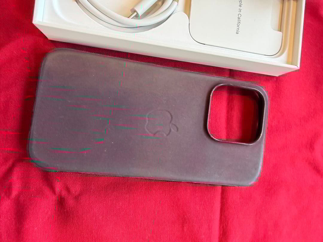 iPhone 15 Pro 256G ナチュラルチタニウム　美品‼️