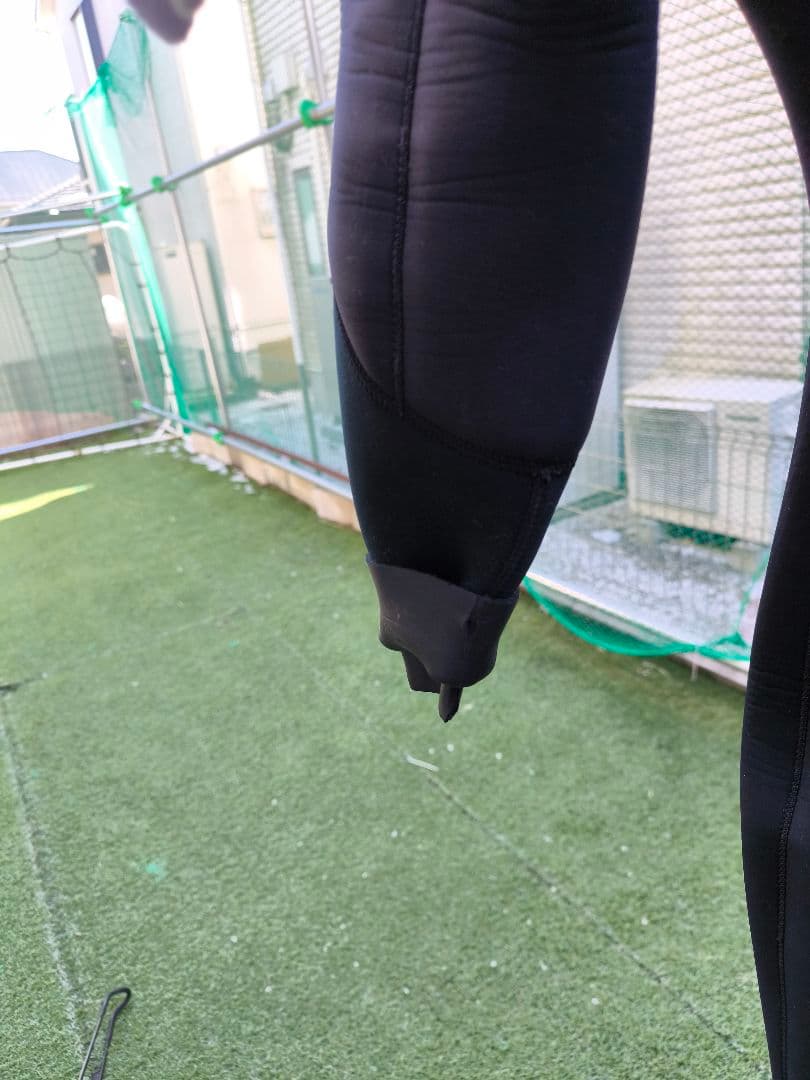 DOVE SURFIN WETSUITS　ドライスーツ