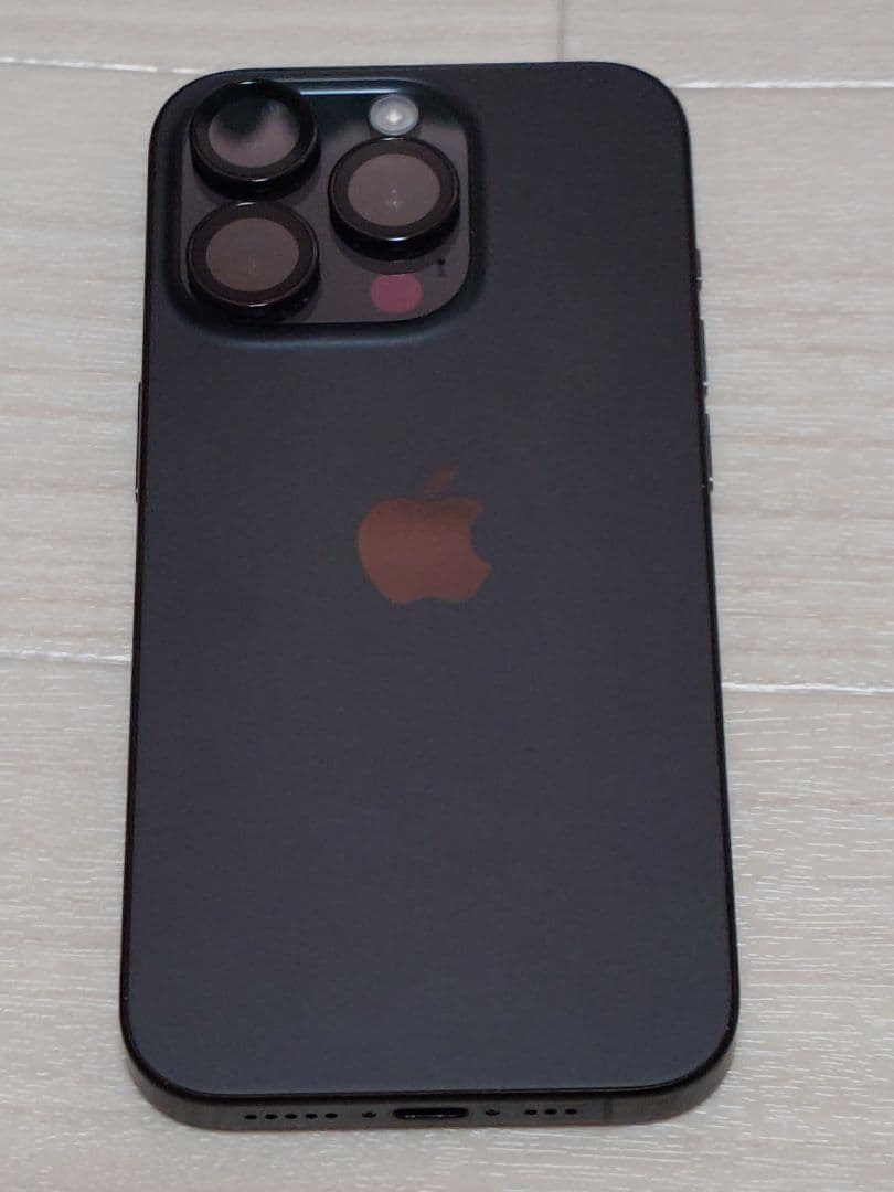 iPhone 15 Pro 512GB ブラックチタニウム 美品 SIMフリー