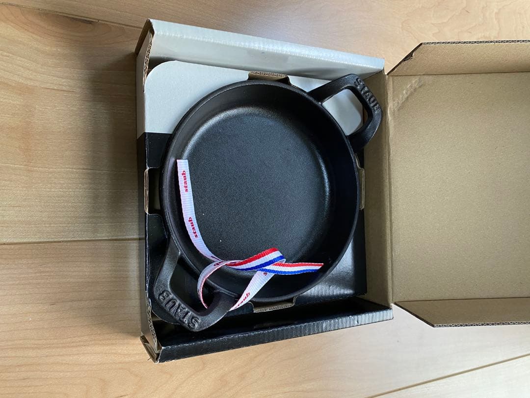 staub社 鍋、ミニフライパン、ミニラウンドディッシュ4点セット