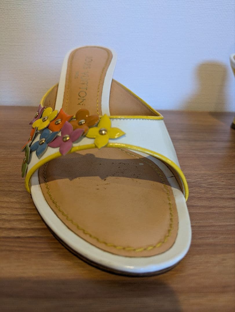 ヴィトン　フラワーモチーフ　ミュール