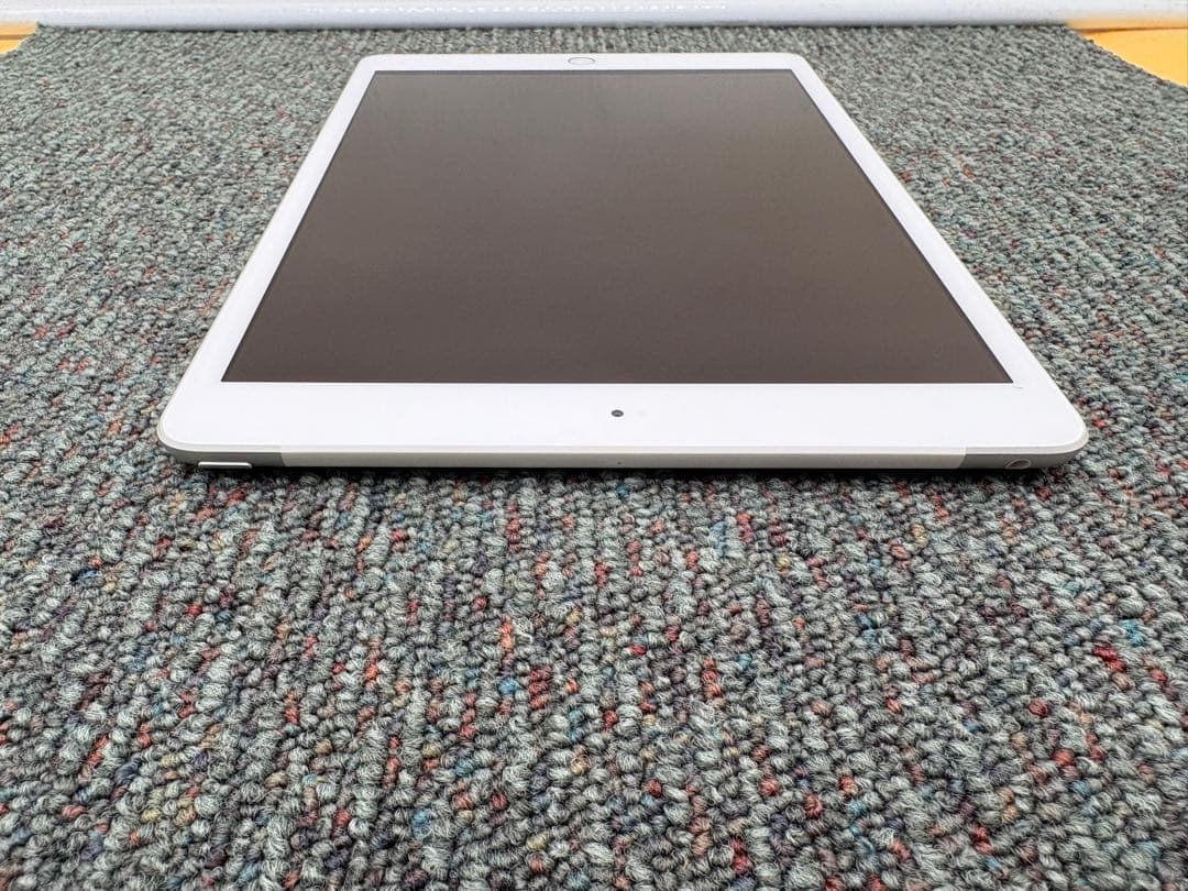 【92%】 iPad 第8世代　Wi-Fi + Cellularモデル