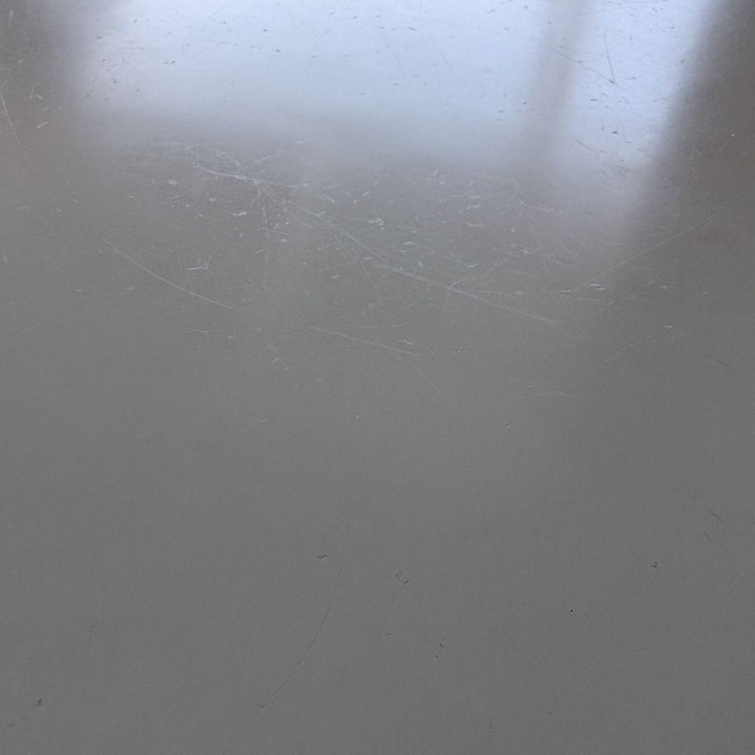 【古家具】カリモク 白い天板 ウォルナット色のカフェテーブルA　サイドテーブル