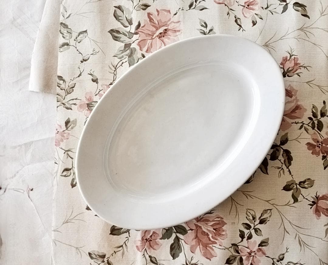 19世紀 フランス 36c 白の集約と重厚なオーバルプレートa アンティーク