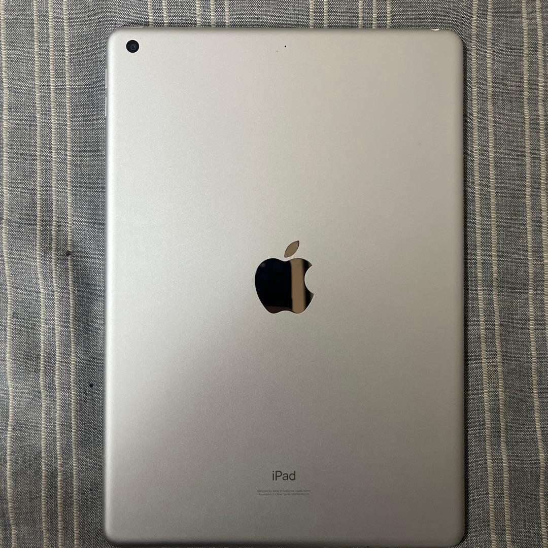 Apple iPad シルバー 本体　第8世代　128GB