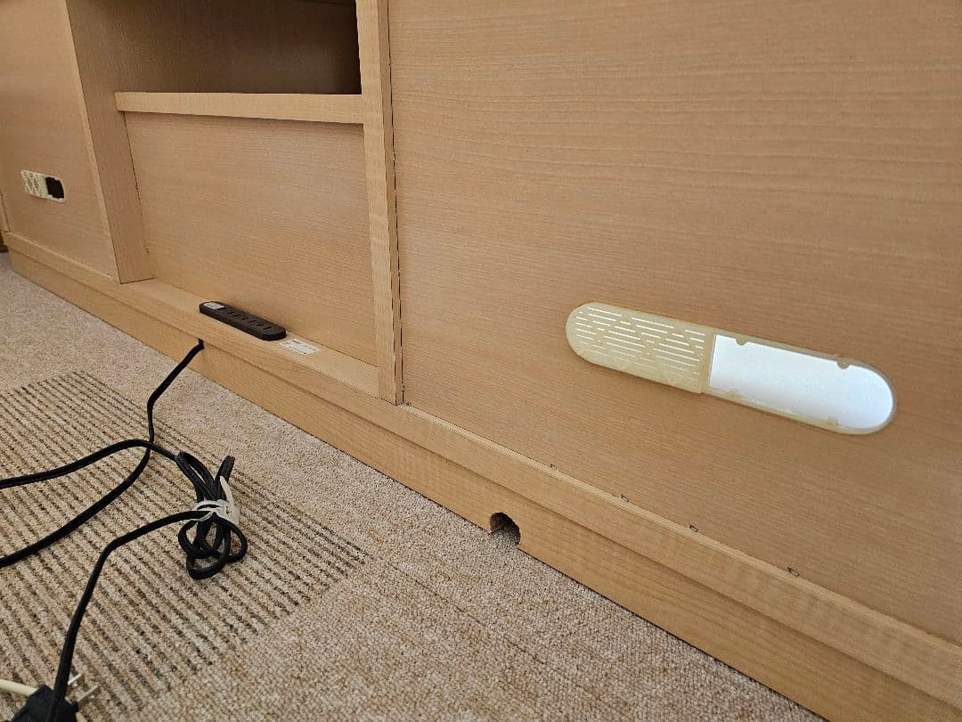 ナチュラルカラー木製　 テレビ台　ローボード 　スライド扉 収納付き 150cm