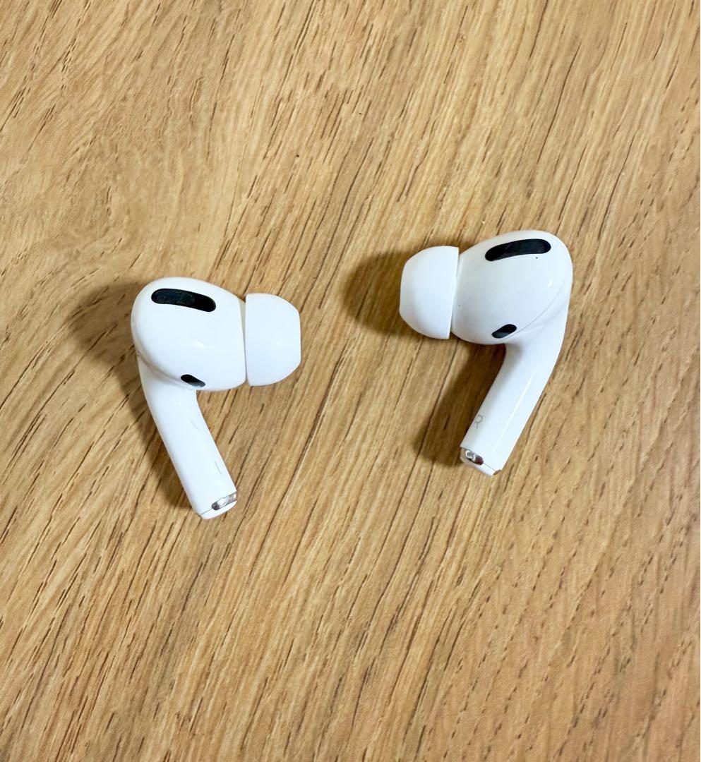 【美品】Apple AirPods Pro ワイヤレスイヤホン　正規品