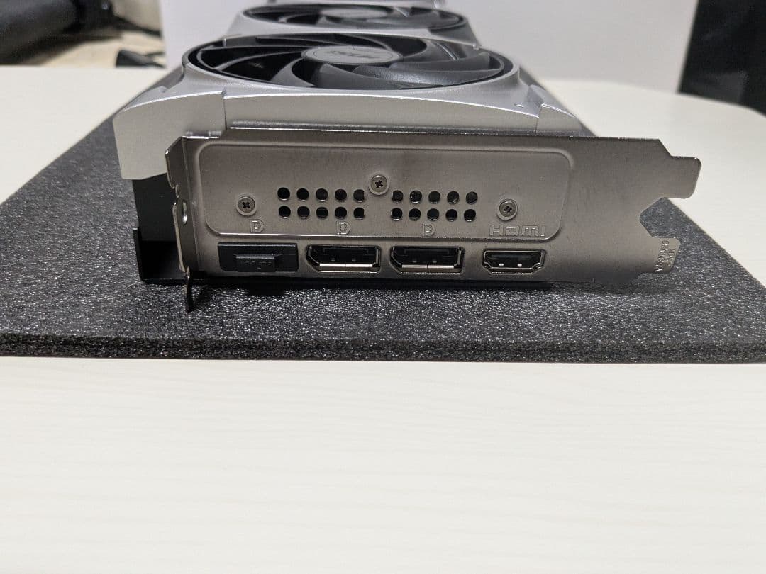 グラフィックボード・グラボ・ビデオカード MSI GeForce RTX 5070Ti Ventux 3X OC