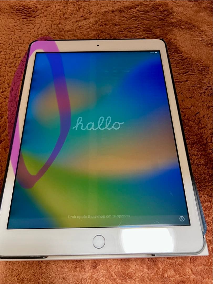 iPad (第8世代) 32GB MYLA 2J/A