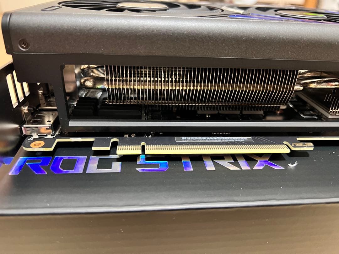 グラフィックボード・グラボ・ビデオカード ASUS ROG STRIX GeForce RTX 4070 Ti OC